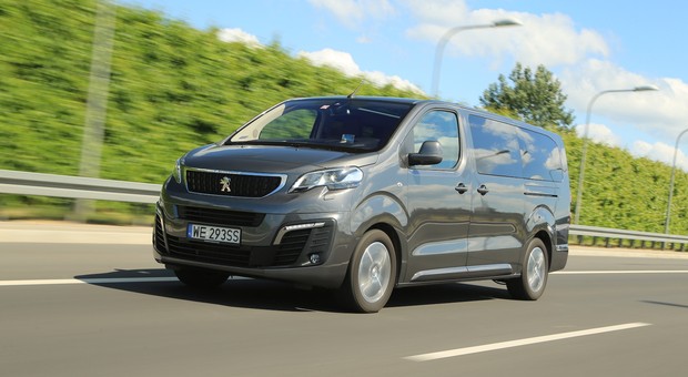 Peugeot Traveller 2.0 BlueHDi 150 - dostawczak na rodzinne podróże