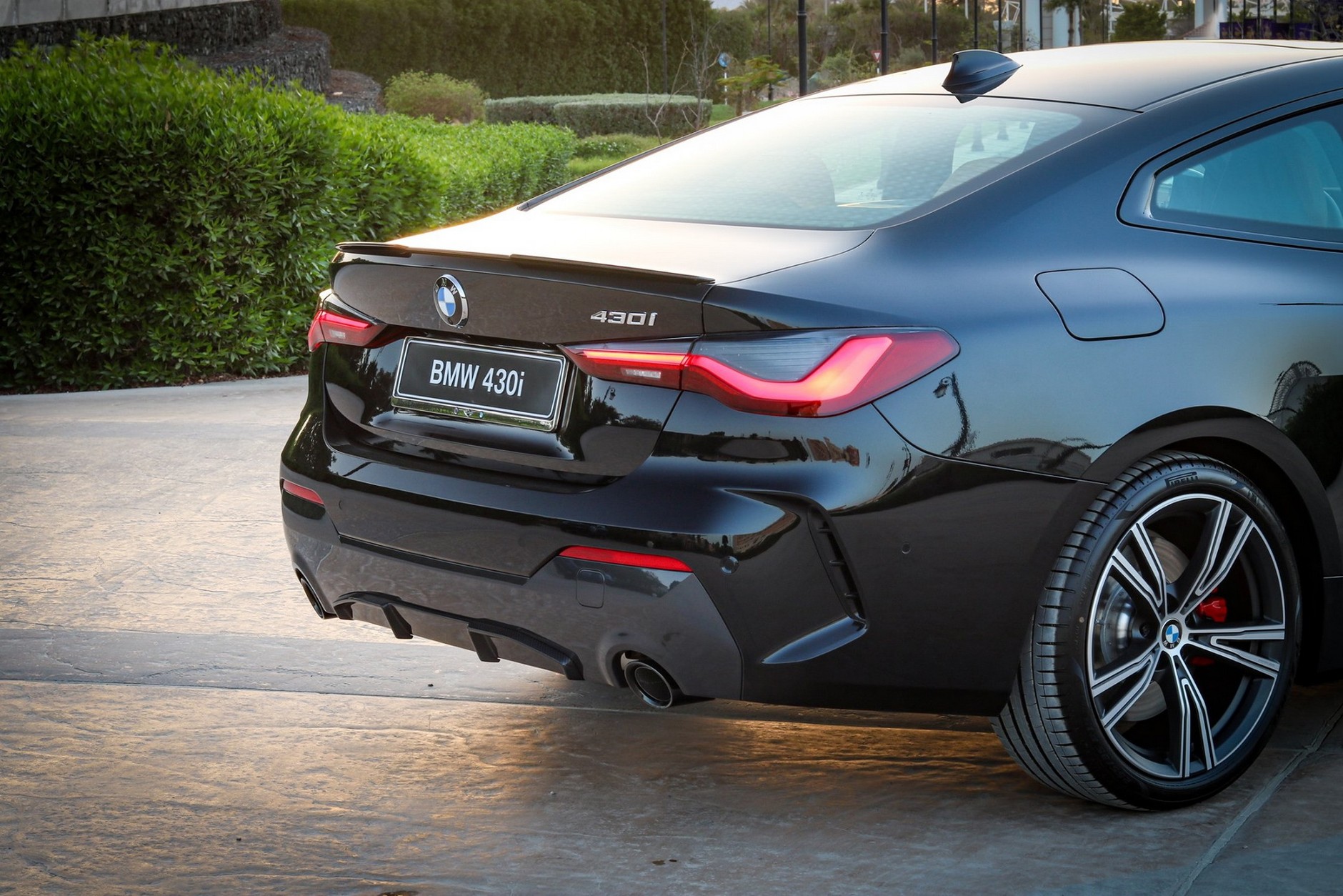 BMW 430i Dark Edition Sapphire Black