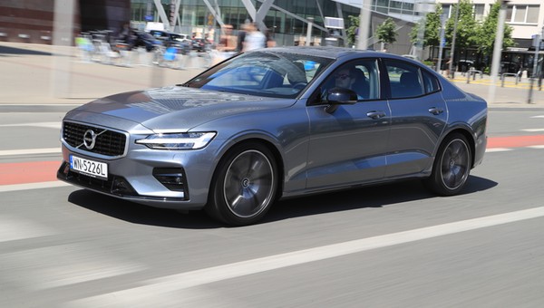 Volvo S60 T5 FWD - sportowy charakter