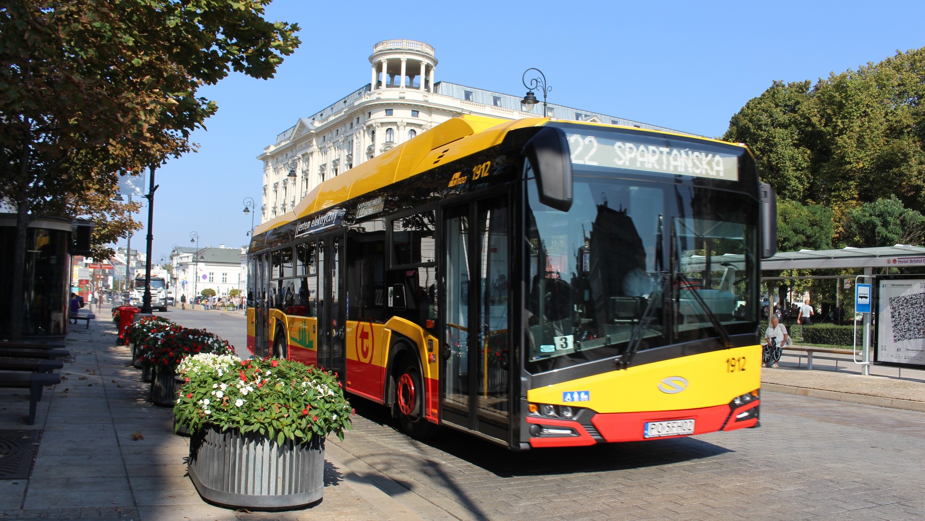 Na ulicach Warszawy pojawi się 12 nowych autobusów Solaris Urbino 12 Electric