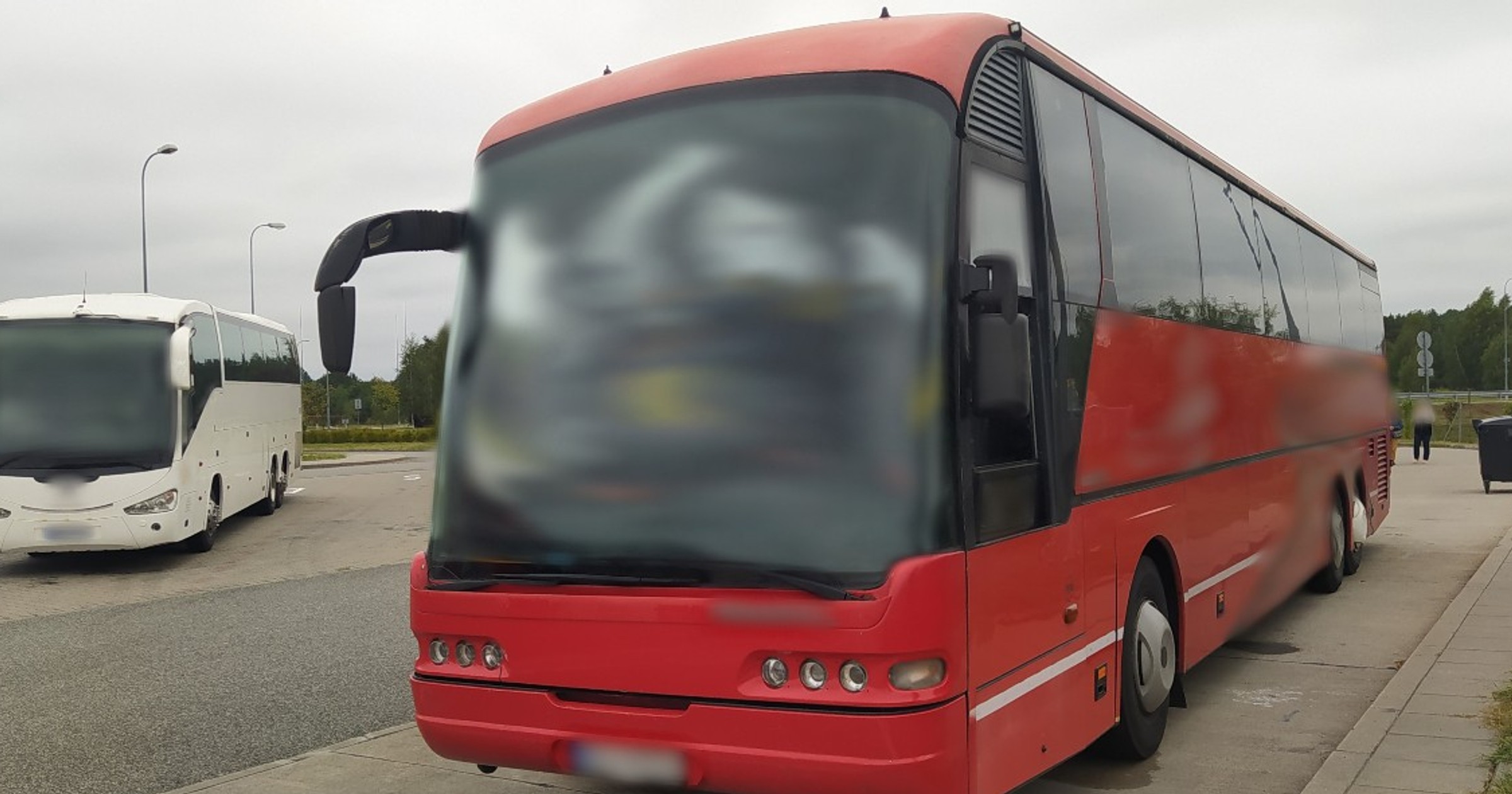Autokar miał skorodowane i dziurawe elementy kratownicy, a mimo to kilkanaście dni wcześniej pozytywnie przeszedł badanie techniczne