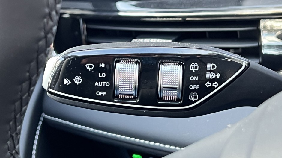 Omoda E5