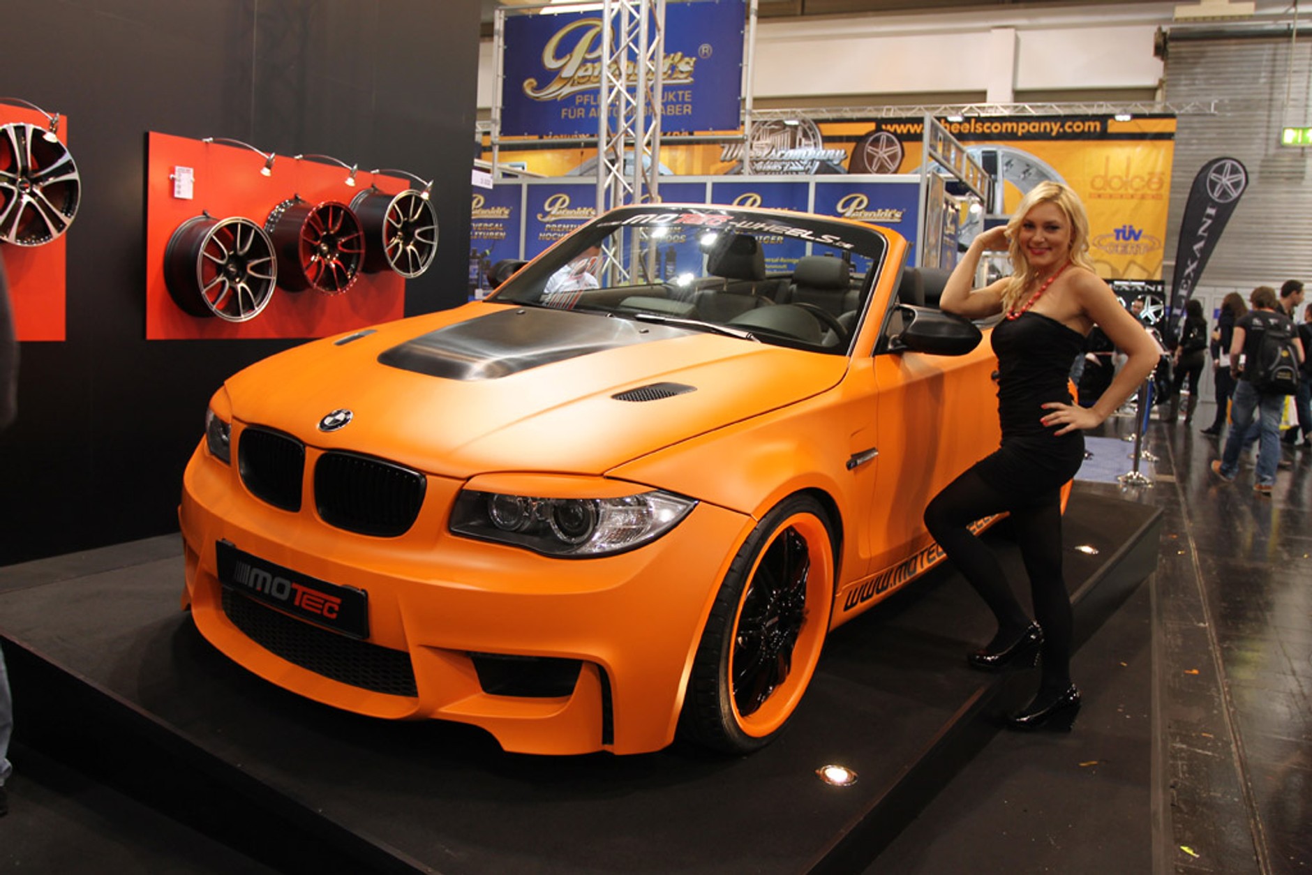 Essen Motor Show 2012: auta, motocykle i gorące dziewczyny