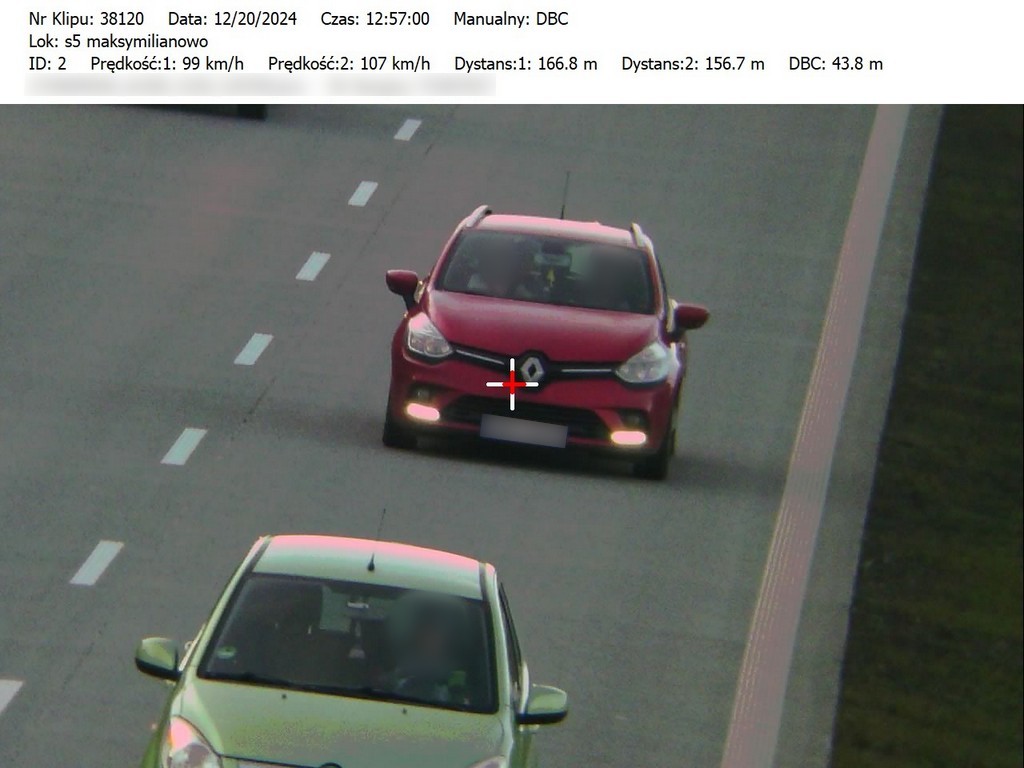 Policjanci kontrolowali odległość między pojazdami na S5