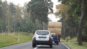 Czy można wyprzedzać na podwójnej ciągłej?