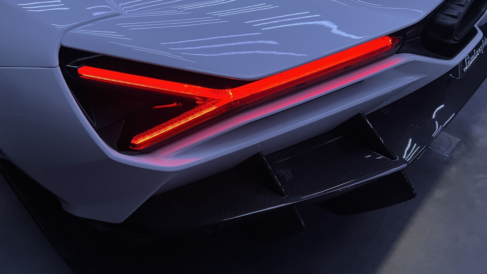 Lamborghini Revuelto