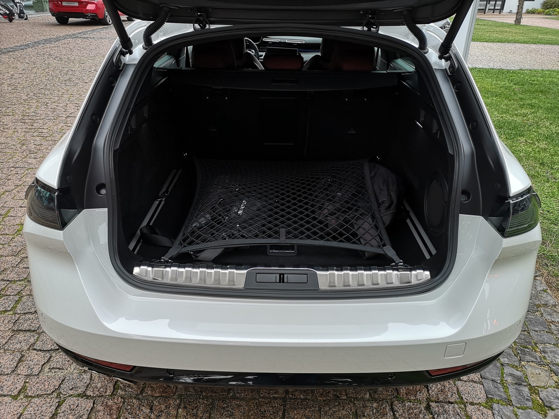 Test Peugeot 508 SW BlueHDi 160 EAT8 – najpierw styl. Potem kombi