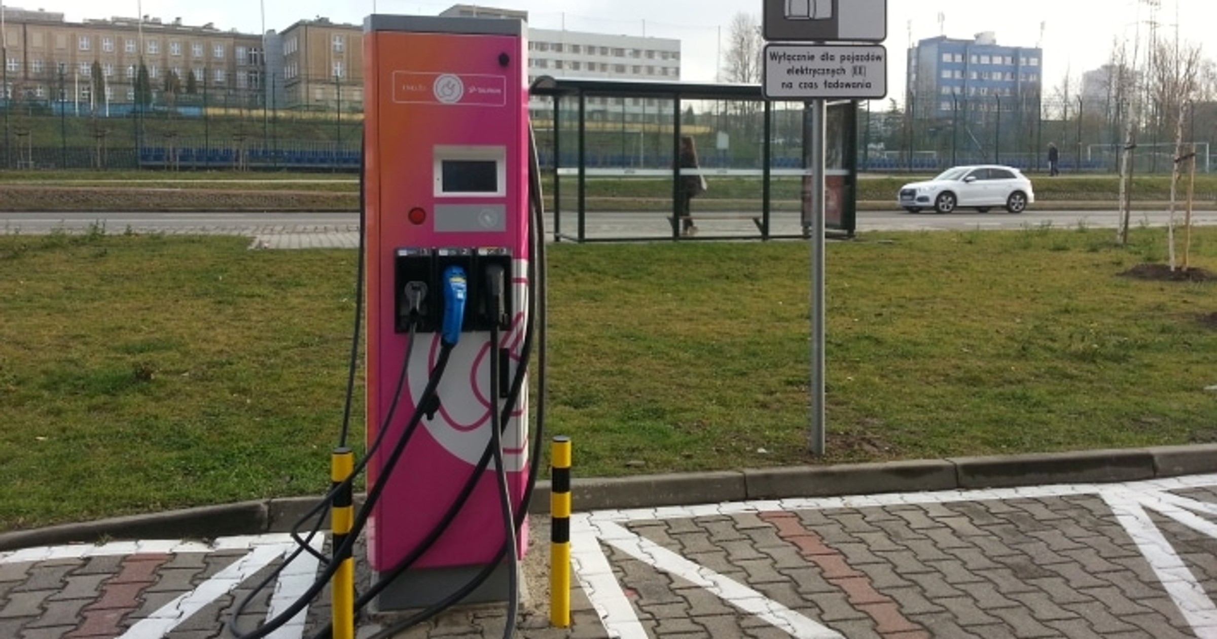 Tauron – ponad 150 stacji ładowania aut elektrycznych