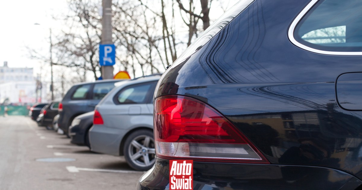 Nocowanie w samochodzie na parkingu. Sprawdź, gdzie jest to legalne