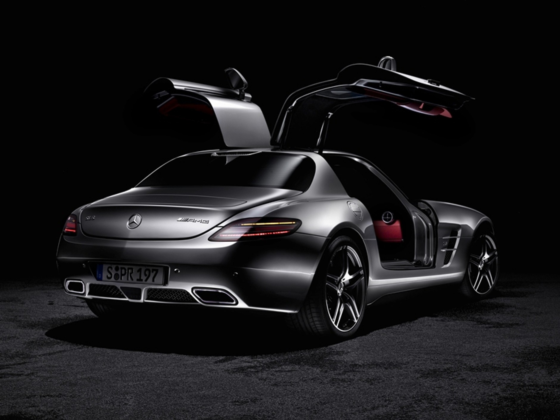 Mercedes SLS AMG w całej okazałaości
