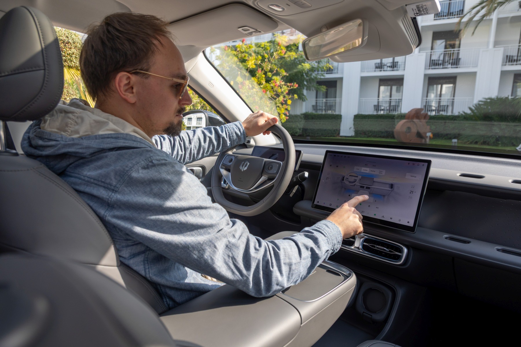 Pozycja za kierownicą w Leapmotorze B10