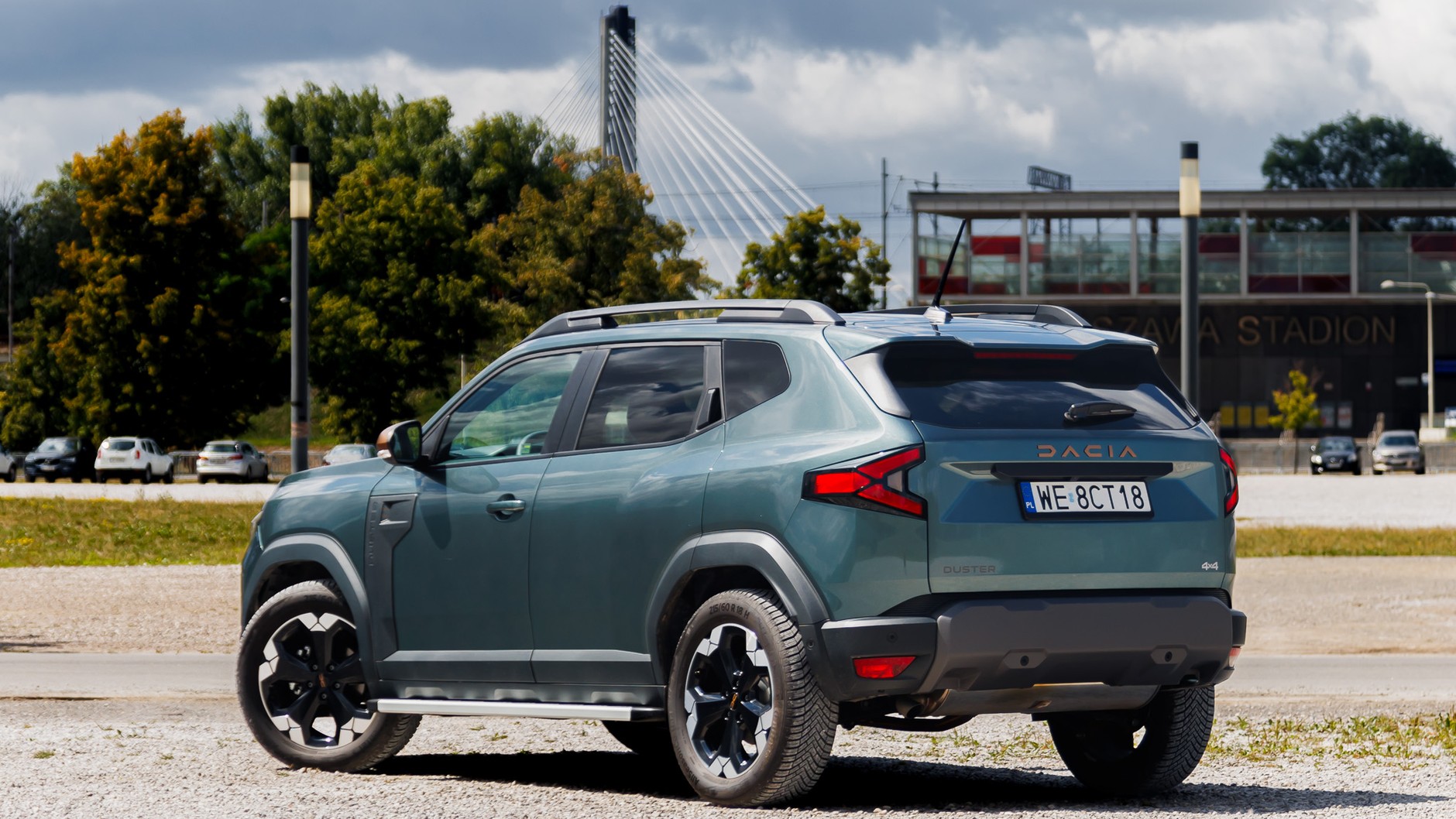 Dacia Duster kontra MG ZS. Porównanie dwóch budżetowych samochodów