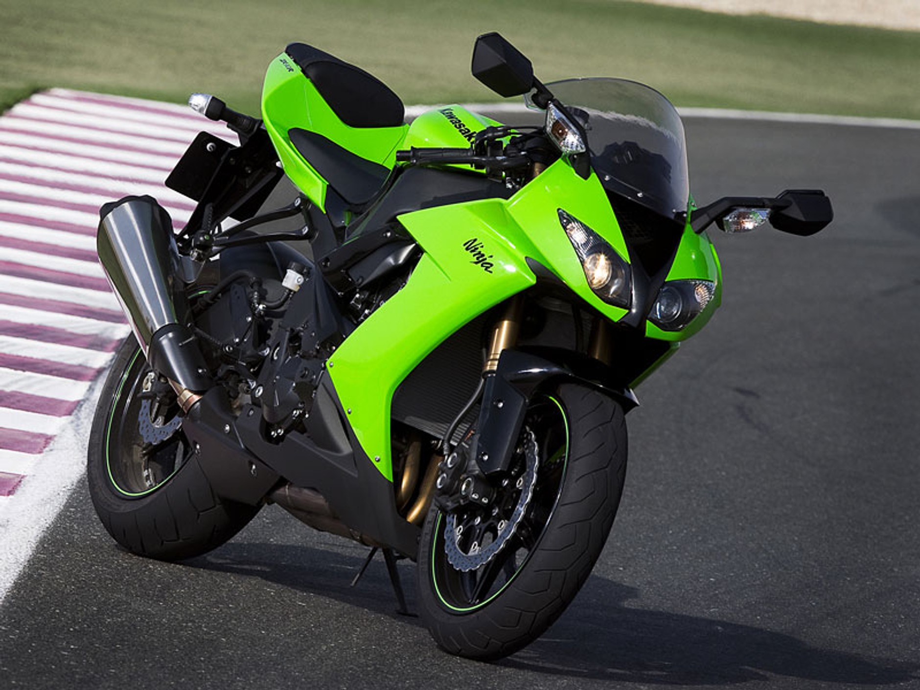 Kawasaki ZX-10R Ninja 2008 – „tylko” 200 koni (+ wideo)