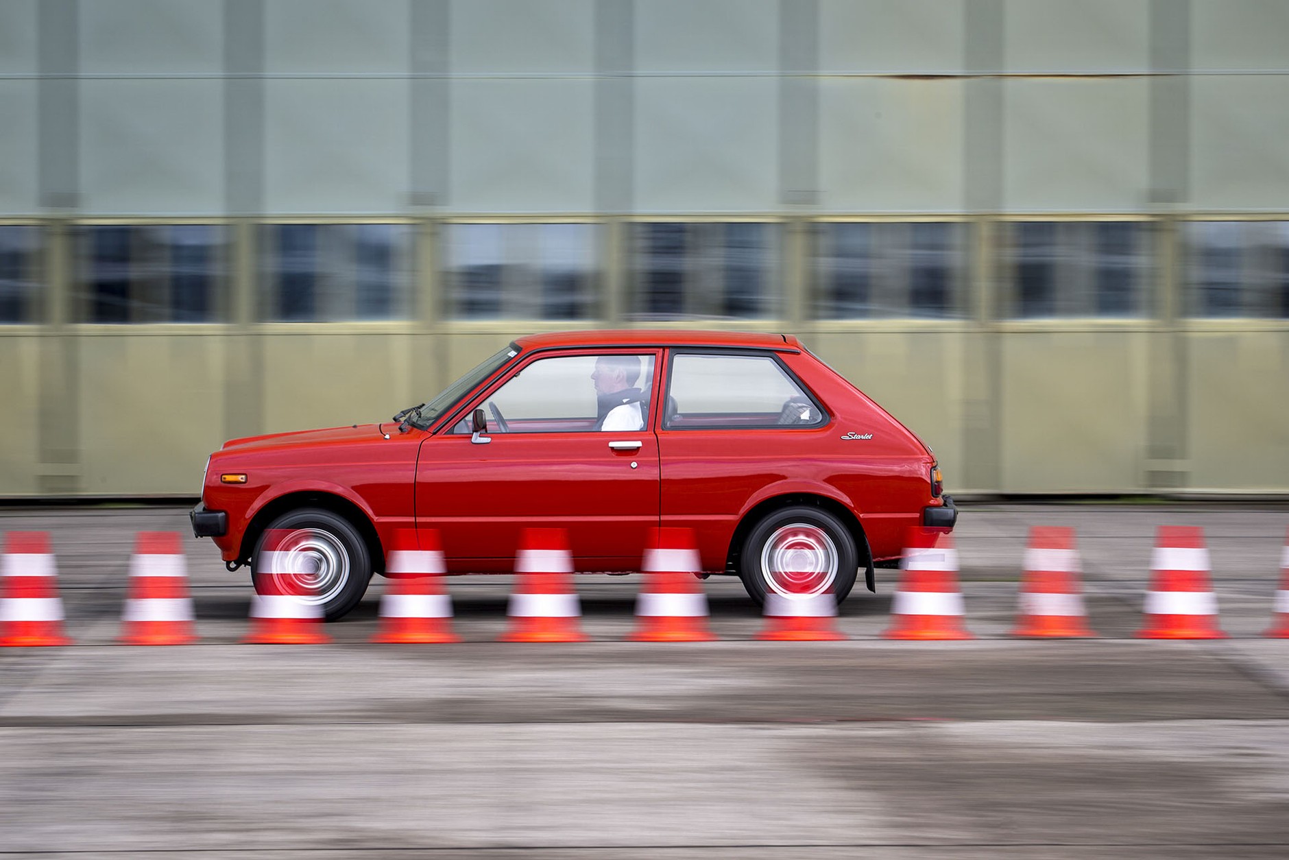 Toyota Starlet - niespodziewanie duży maluch