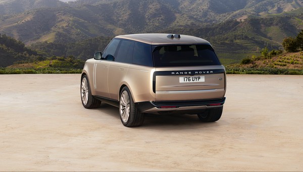 Nowy Range Rover na tropie Rolls Royce'a i Bentleya
