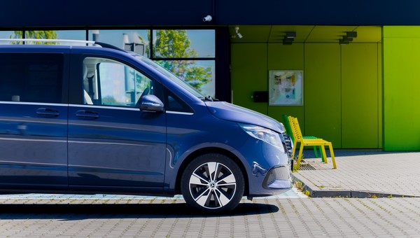 Jest jak Klasa S, a kosztuje jej ułamek. To wyjątkowo luksusowe auto. Robi świetne wrażenie