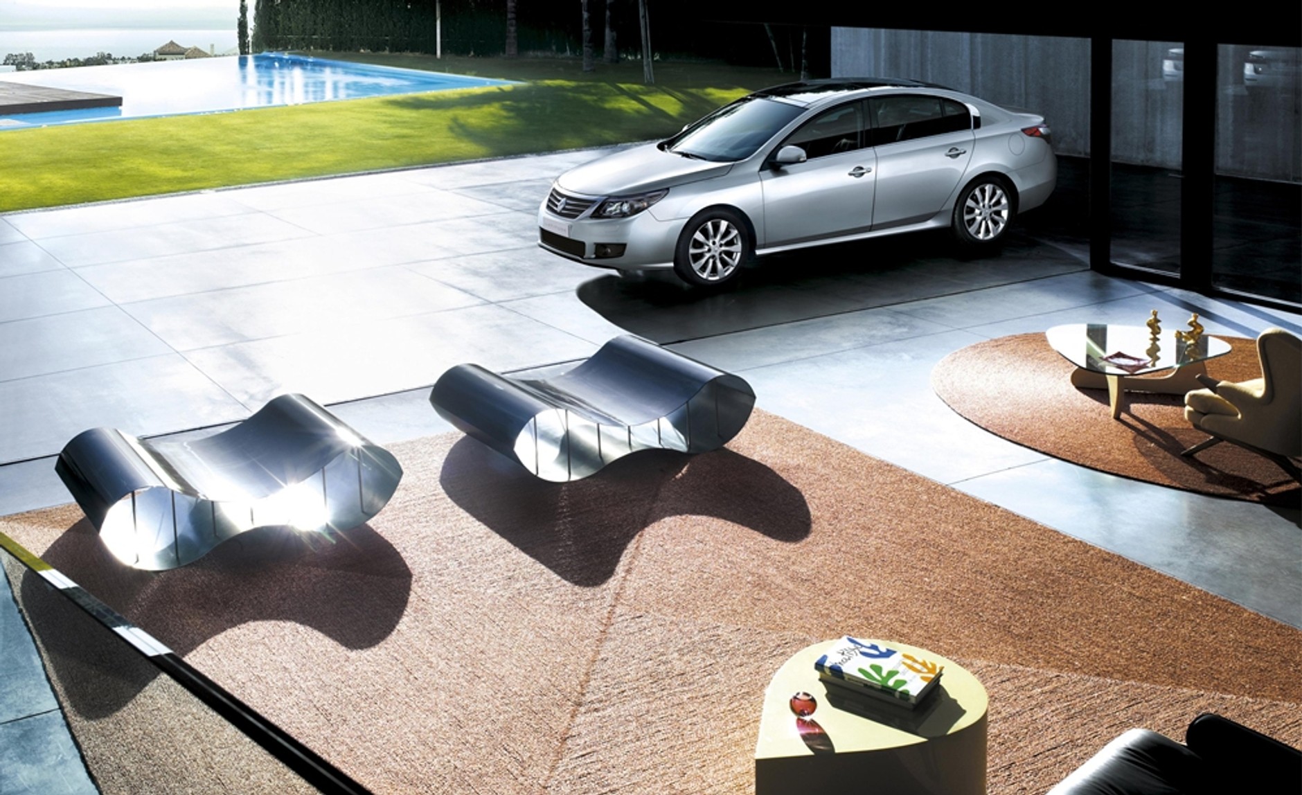 Renault Latitude – jonizuje, masuje, dopieszcza, robi dobrze