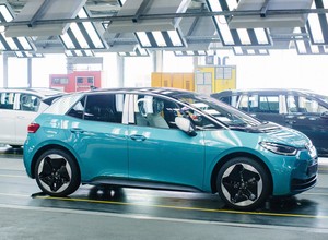 Volkswagen wstrzymuje produkcję aut elektrycznych. Powodem brak półprzewodników