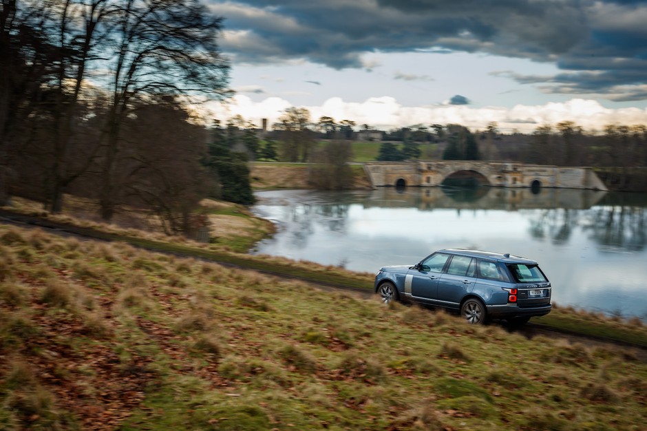 Range Rover P400e