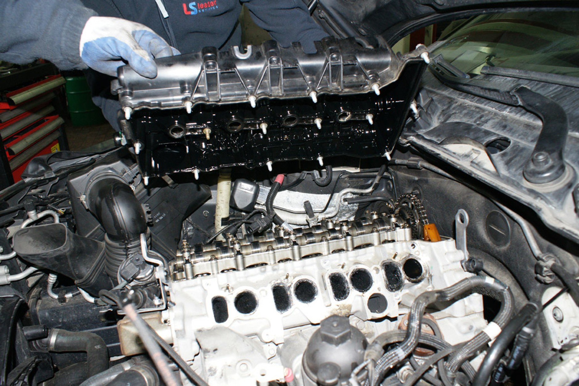 BMW 320d - sprawdzenie rozrządu - zdjęcia