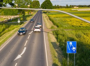Kamera błysnęła na czerwono. Czy to oznacza, że dostanę mandat?