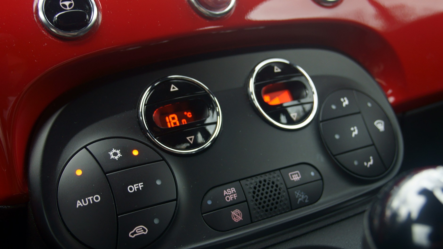 Fiat 500C 1.0 Hybrid (RED)