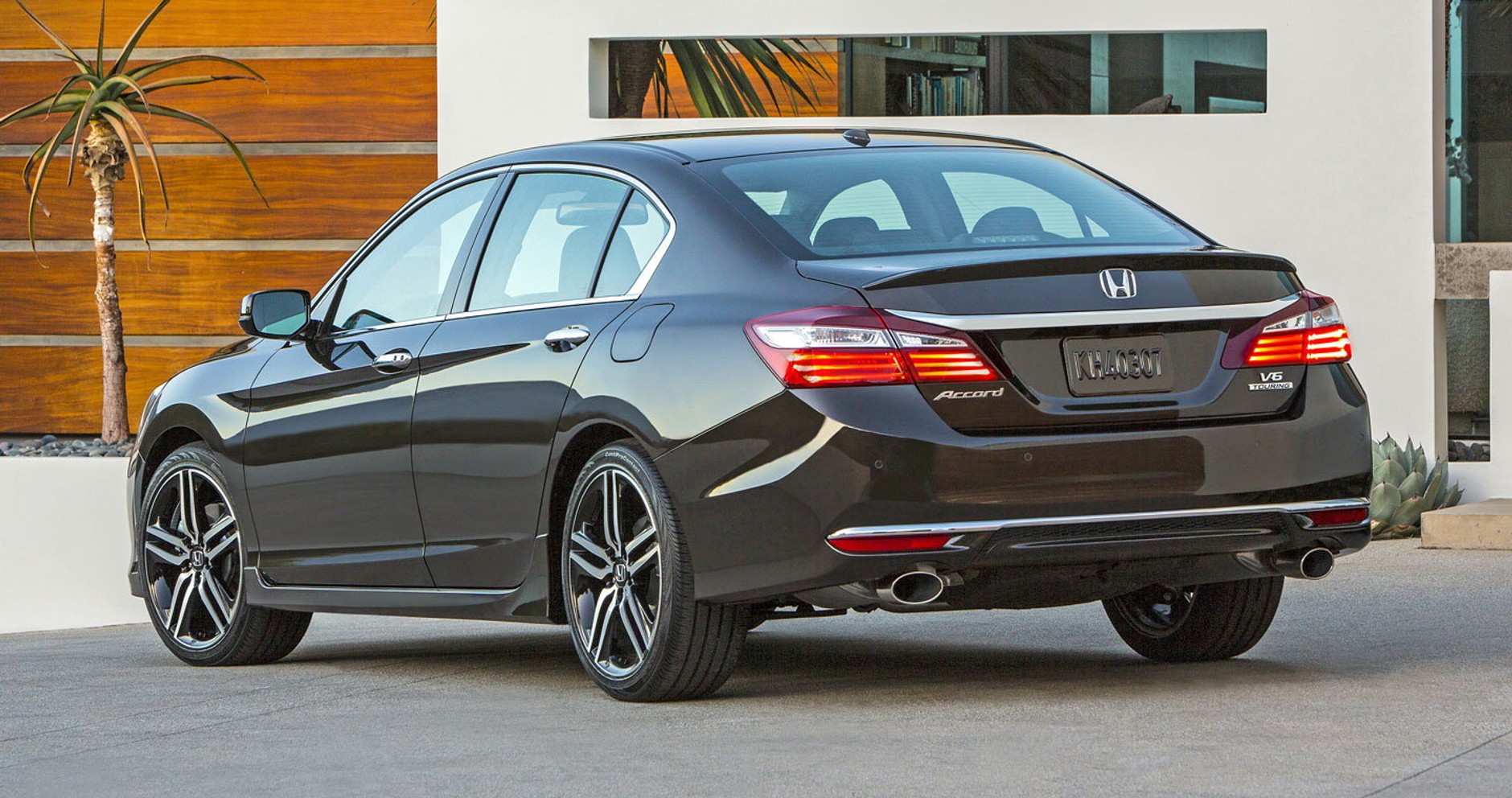 Tak zmieniła się Honda Accord MY2016