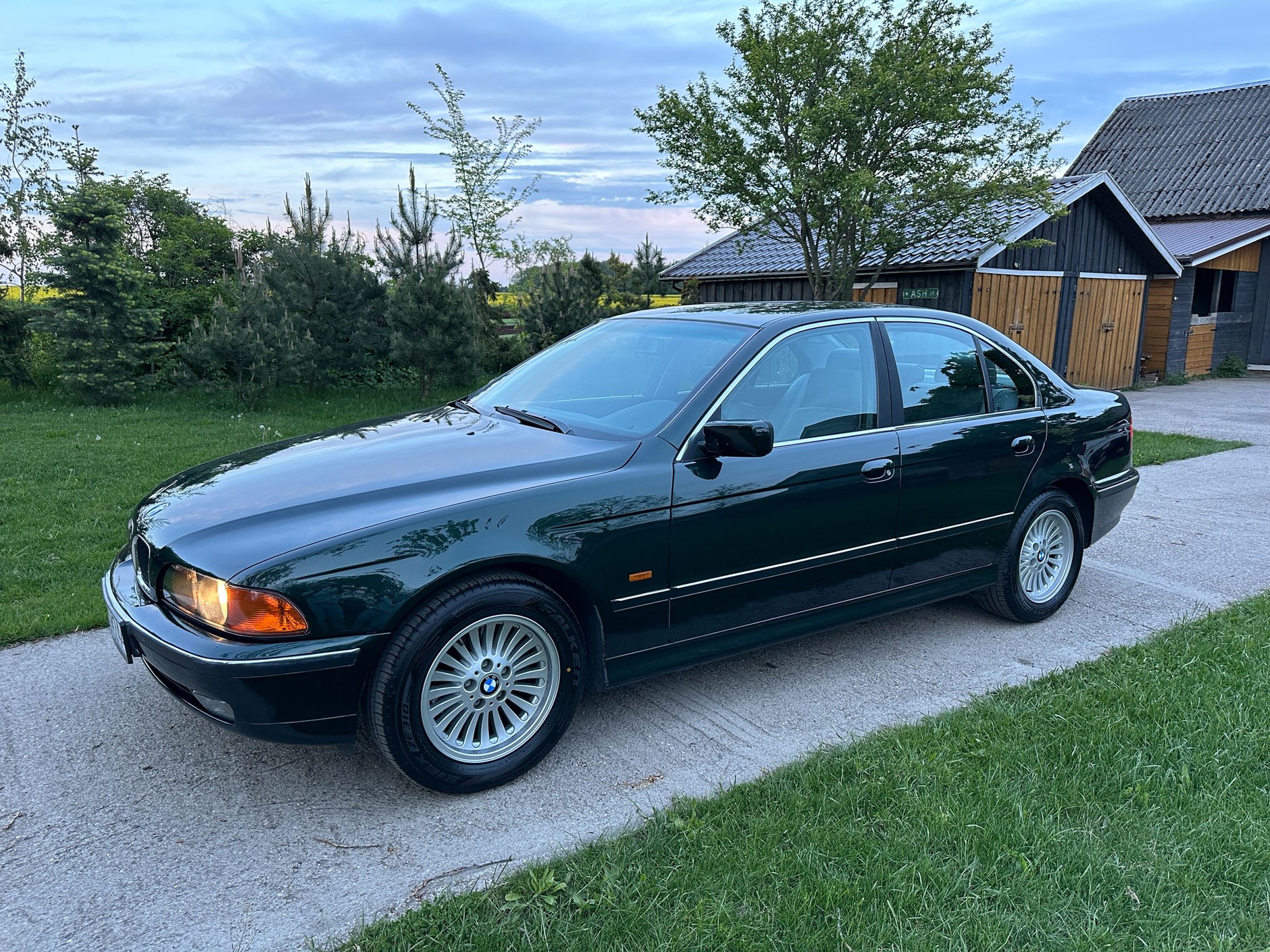 BMW E39 523i