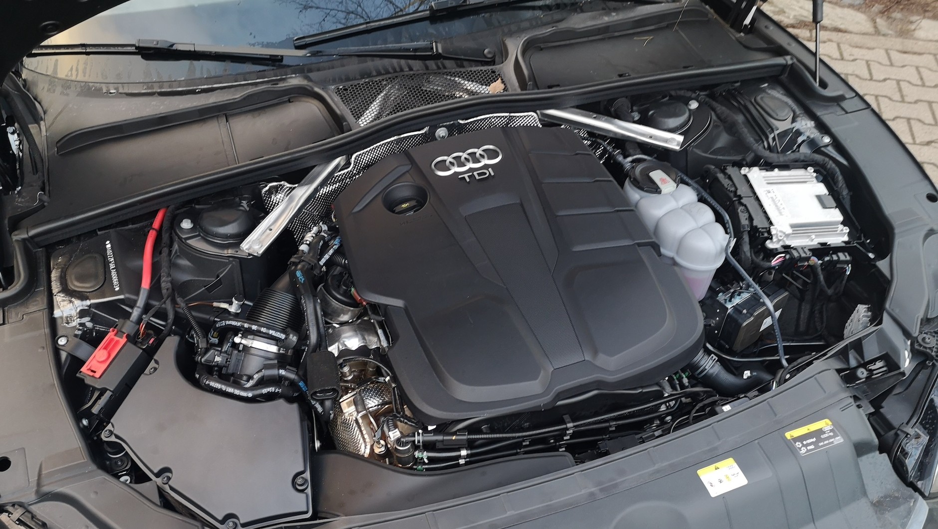 Silnik wysokoprężny pod maską Audi