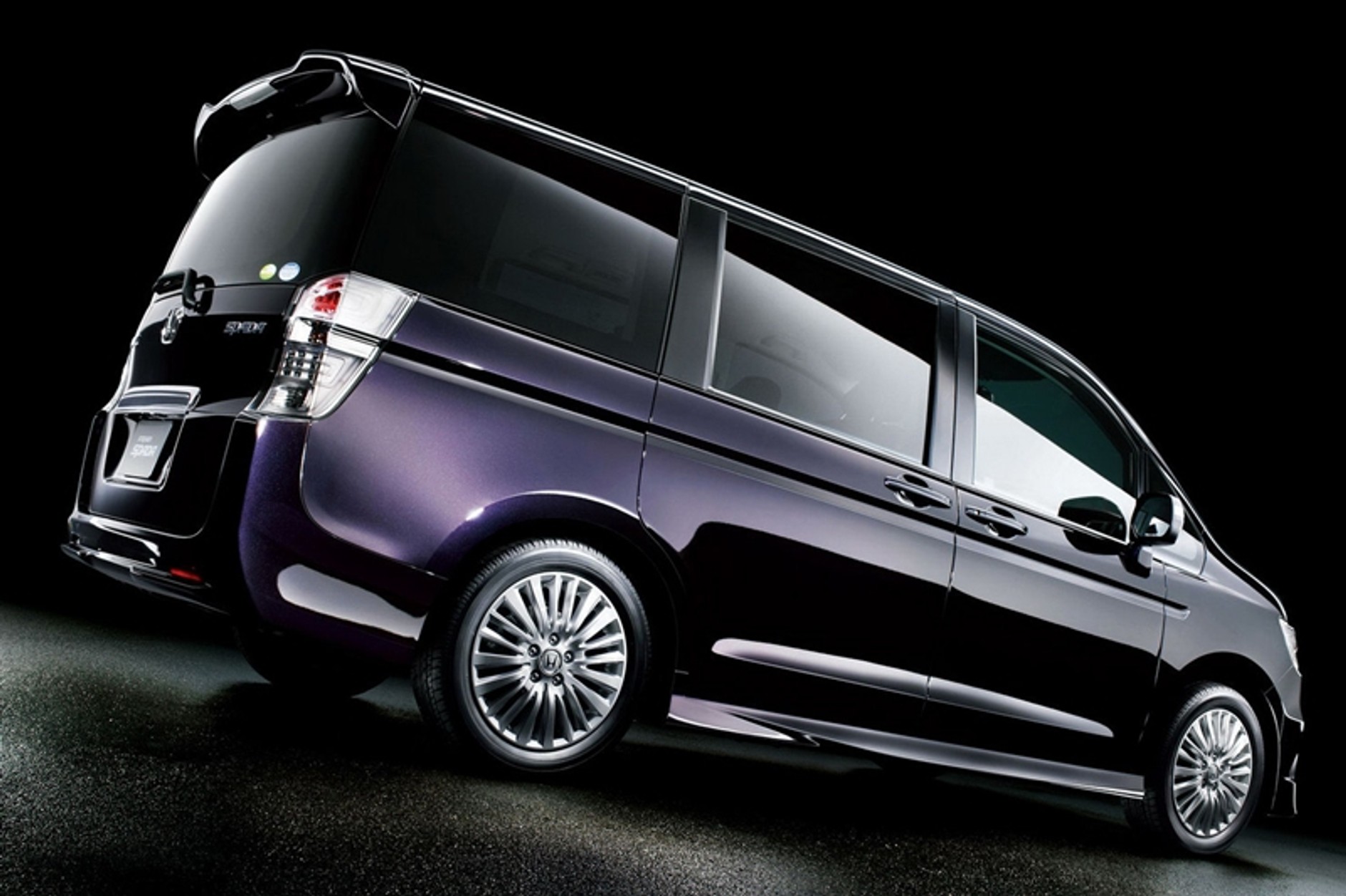 Honda Step Wagon – rekordowe otwarcie na świat