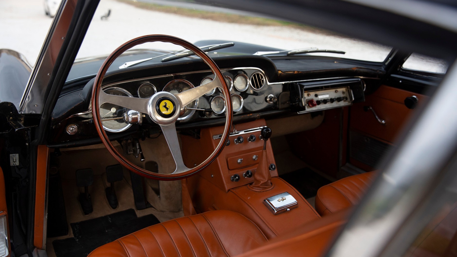 Ferrari 250 GTE 2+2 Squadra Mobile