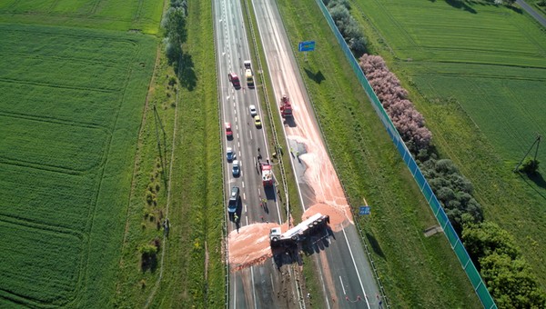 Wypadek cysterny z czekoladą na A2 – kierowca przed sądem