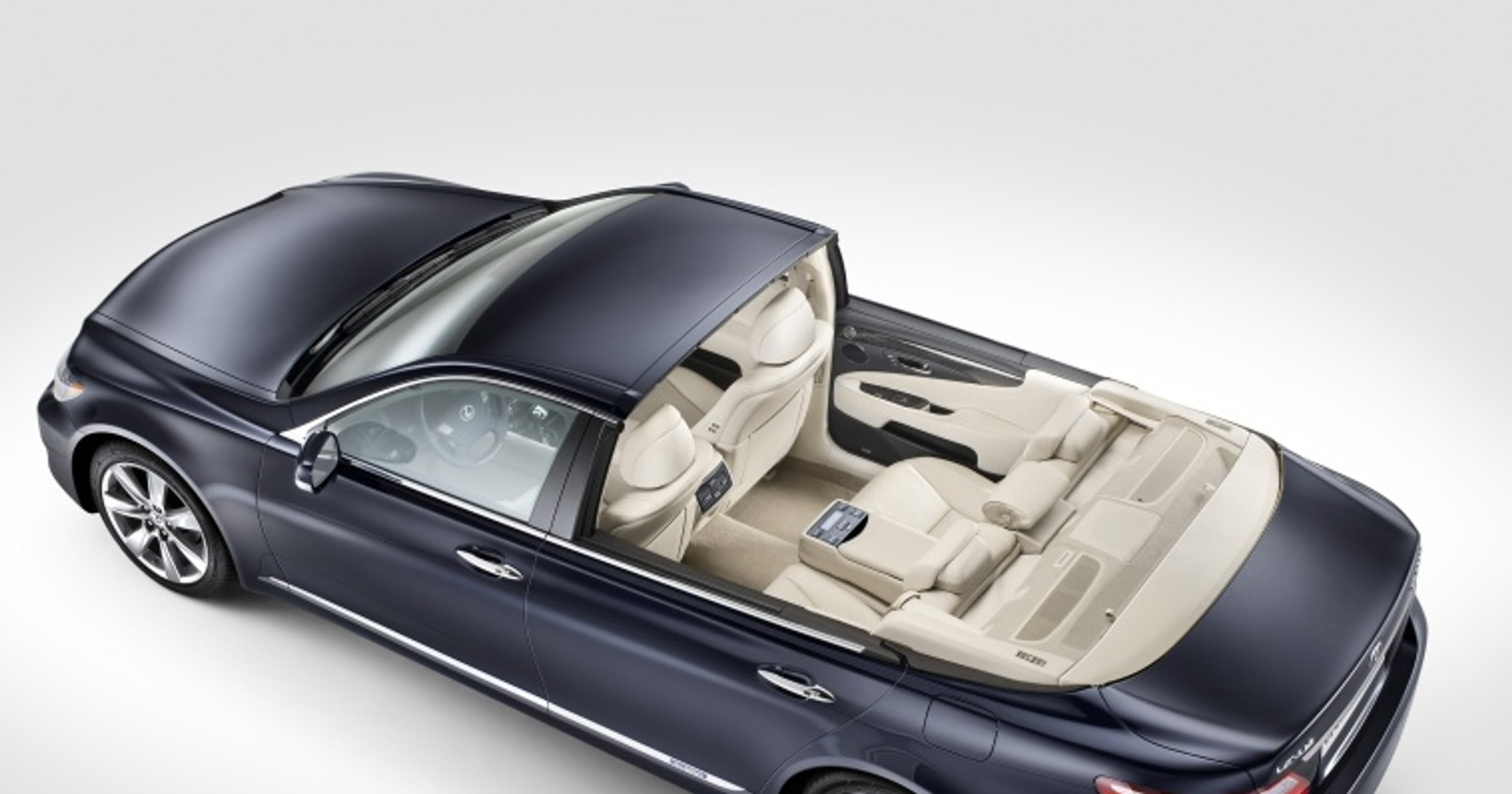 Lexus LS600hL bez dachu