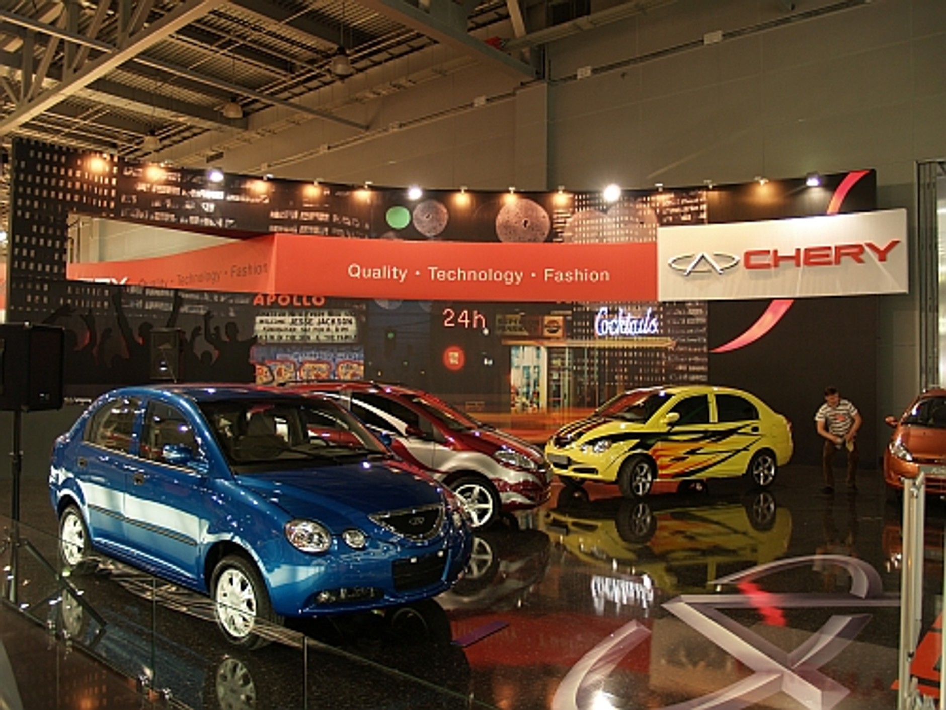 Światowe premiery prosto z Moskwy. Moscow Motor Show 2008