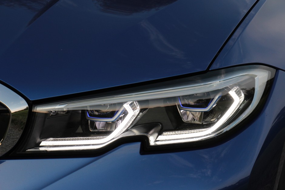 BMW 330i