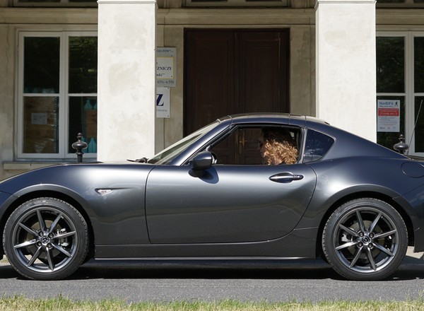 Mazda MX-5 RF 2.0 aut. - hardkor dla emerytów | TEST