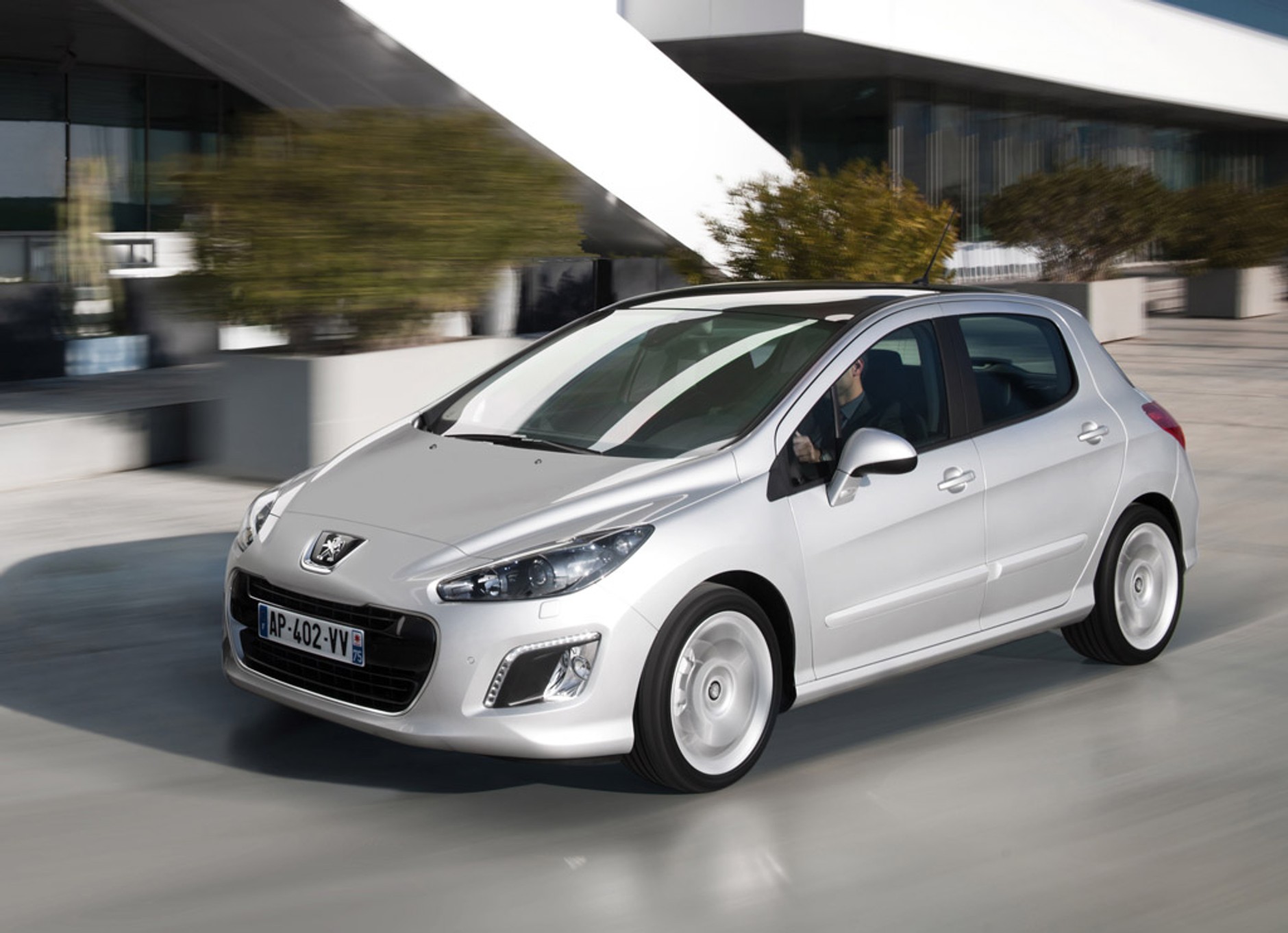 Peugeot 308 e-hdi Active: mocniejszy i oszczędniejszy