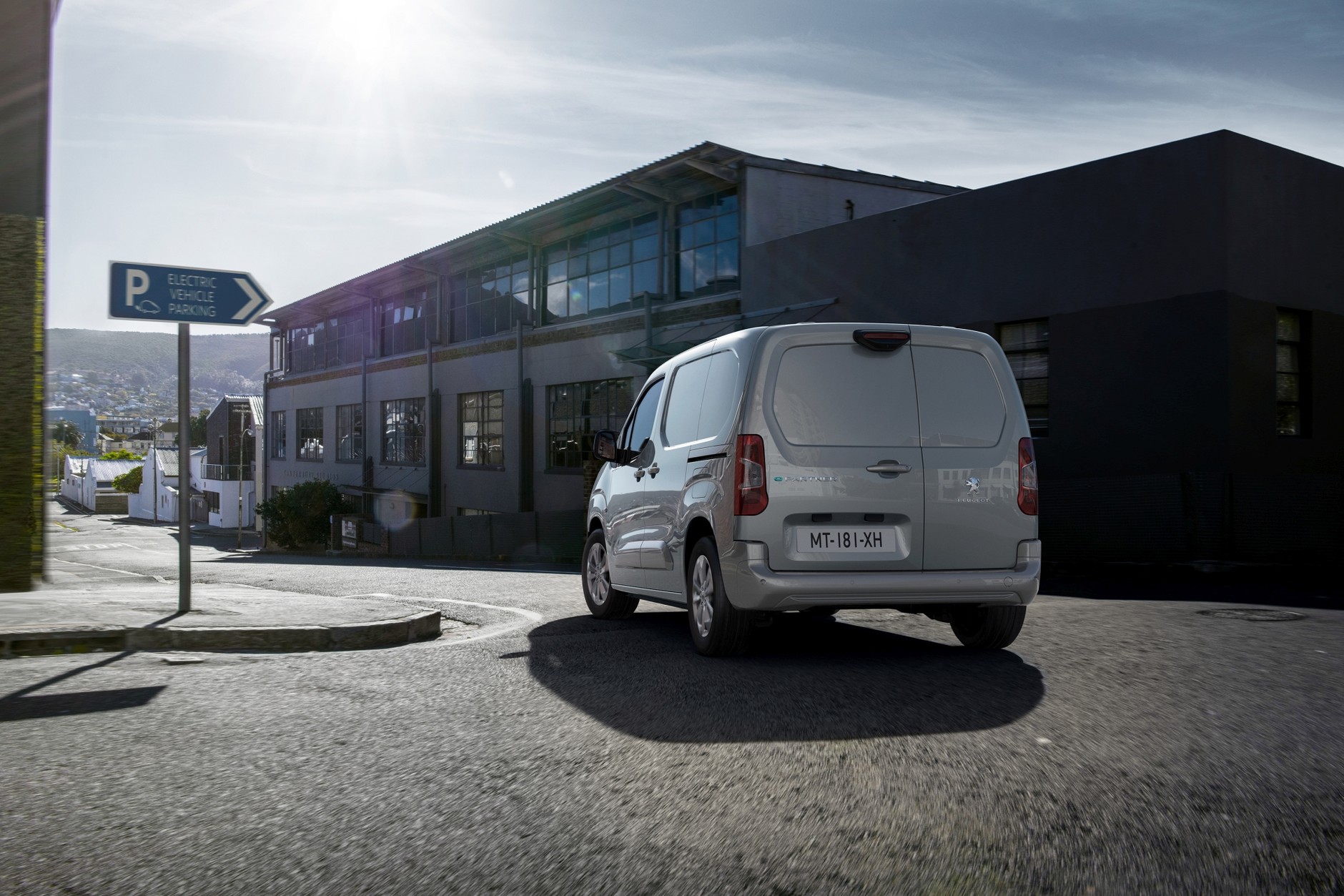 Citroen, Opel i Peugeot – elektryczne, dostawcze trojaczki