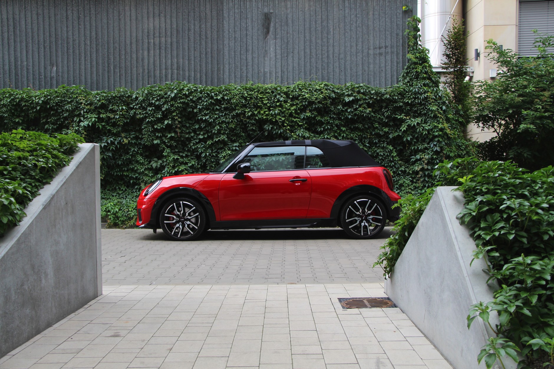 MINI John Cooper Works Cabrio