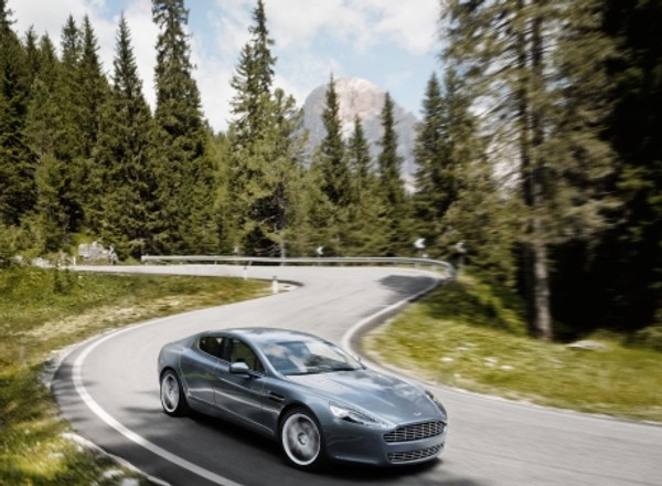 Aston Martin Rapide: Wyjątkowy sedan odwiedzi Warszawę