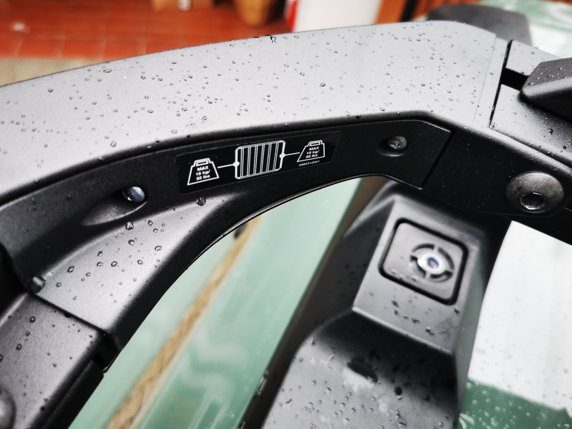 Thule Caprock: skrajne przednia i tylna belka mają ograniczoną wytrzymałość – całość jednak ma nośność 150 kg