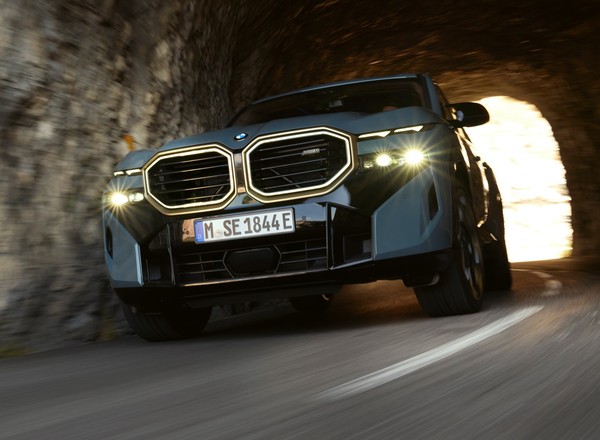To pierwsze takie BMW M od 41 lat! Potężne XM ma 653 KM