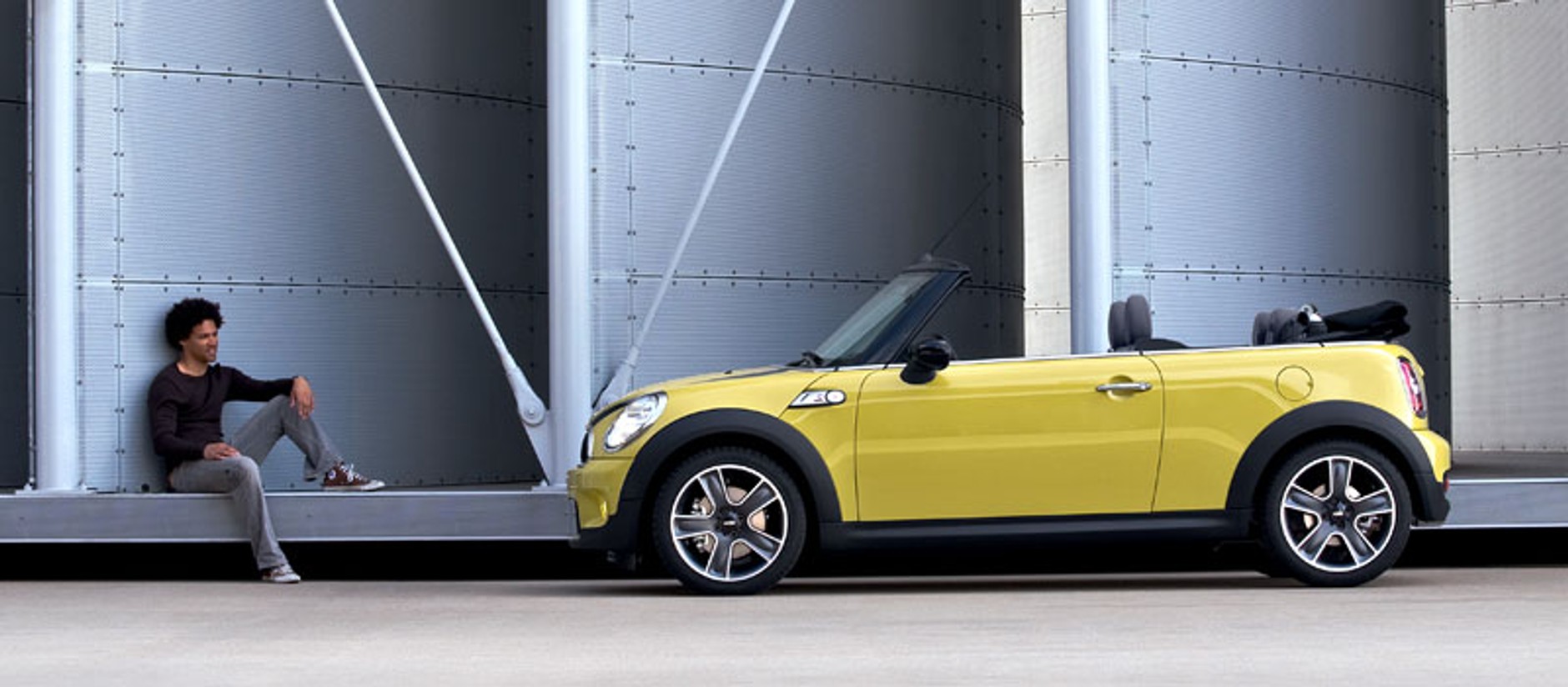 Detroit 2009: premiera światowa Mini Cabrio