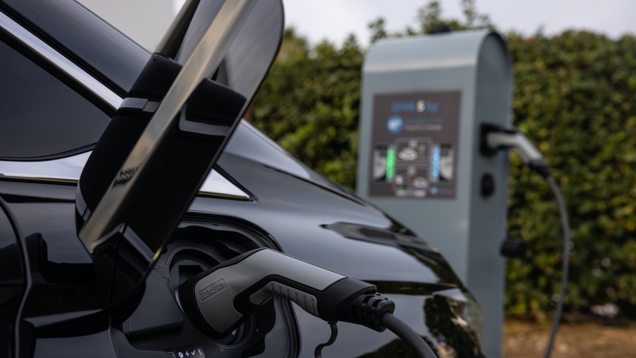 DS 9 E-Tense: 250 2WD i 360 4x4