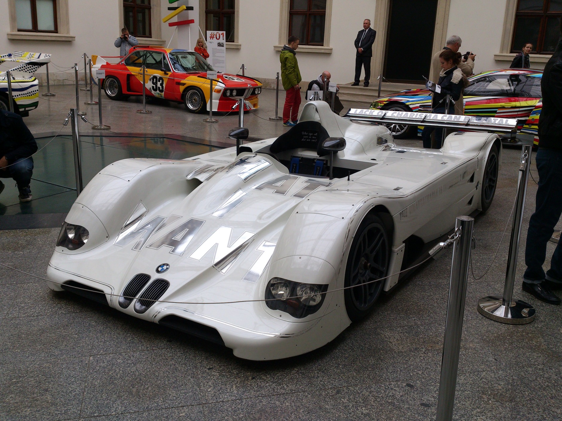 BMW Art Car Collection #15 BMW V12 LMR Jenny Holzer 1999 r.