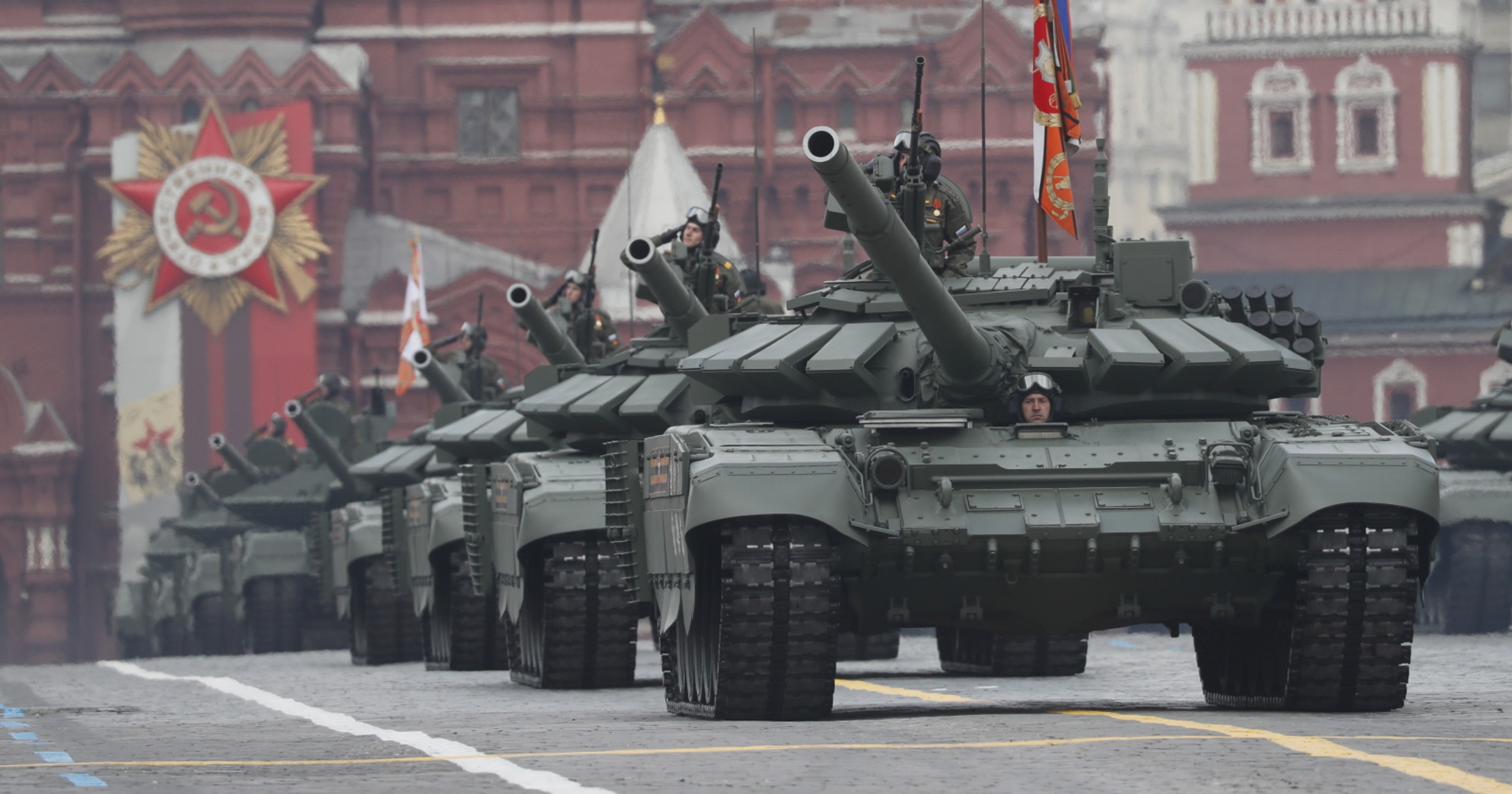 Parada wojskowa w Moskwie z okazji Dnia Zwycięstwa - czołgi T-72B3M