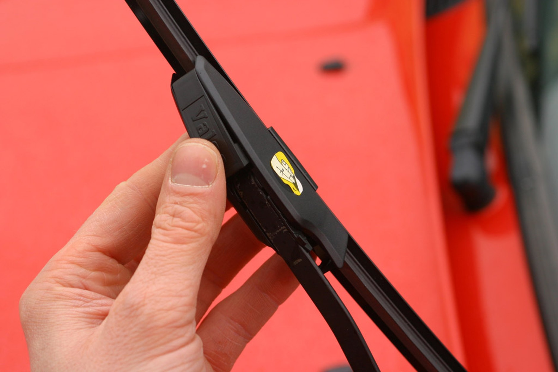 Jak jeździć taniej? Naprawy, które wykonasz sam