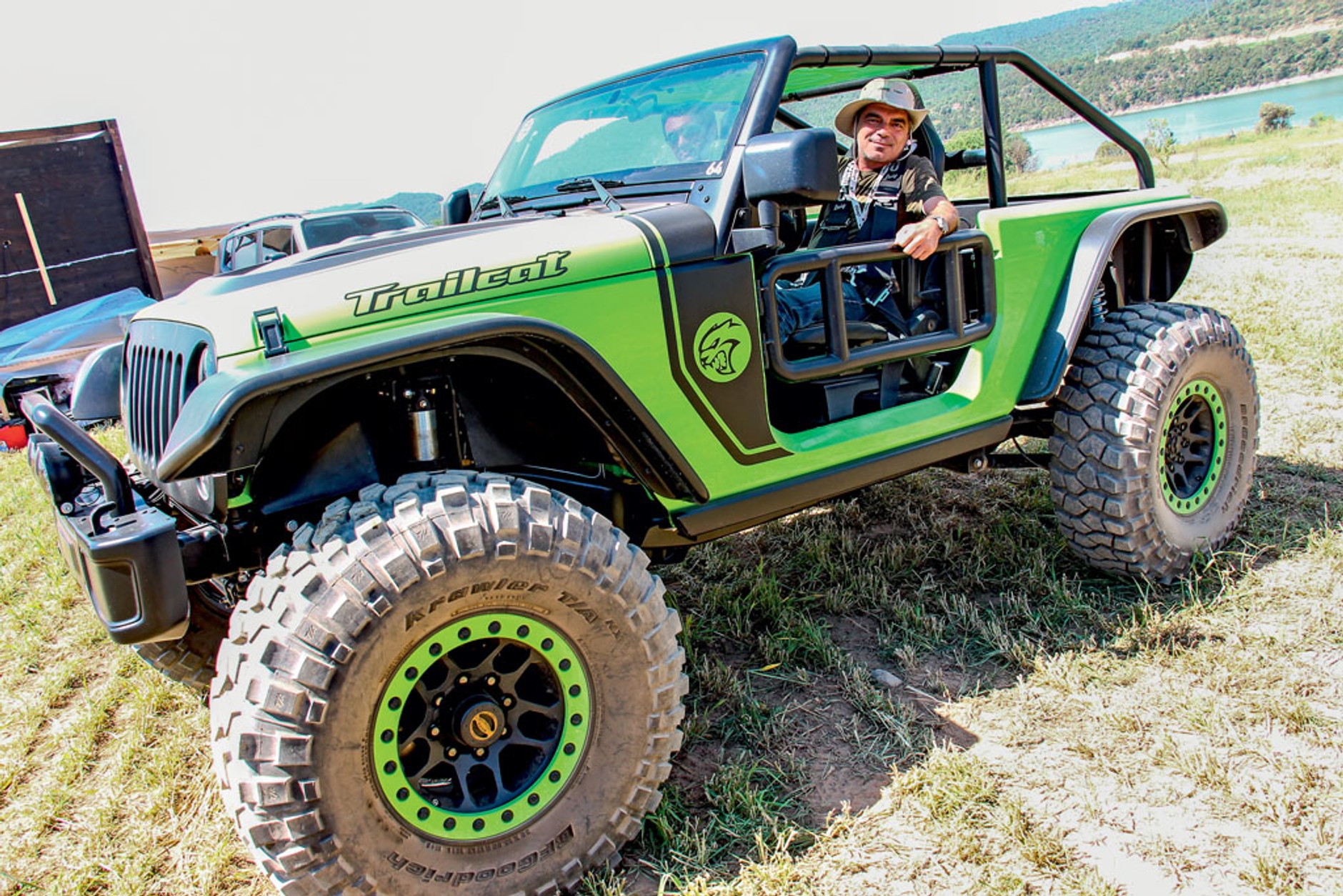 Jeep Wrangler Trailcat - driftowóz na spędem 4x4