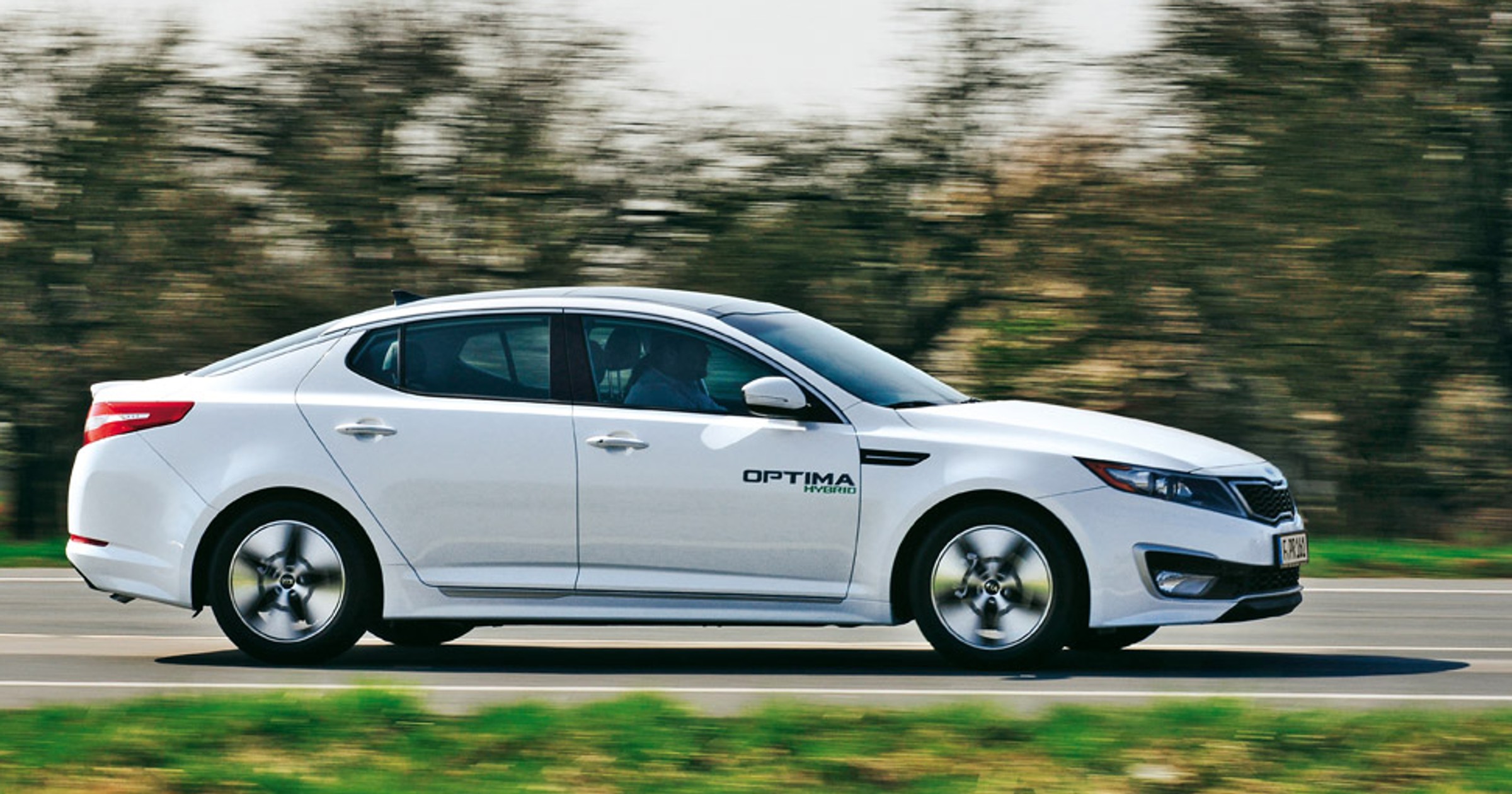 Kia Optima Hybrid: atrakcyjny design, niskie spalanie
