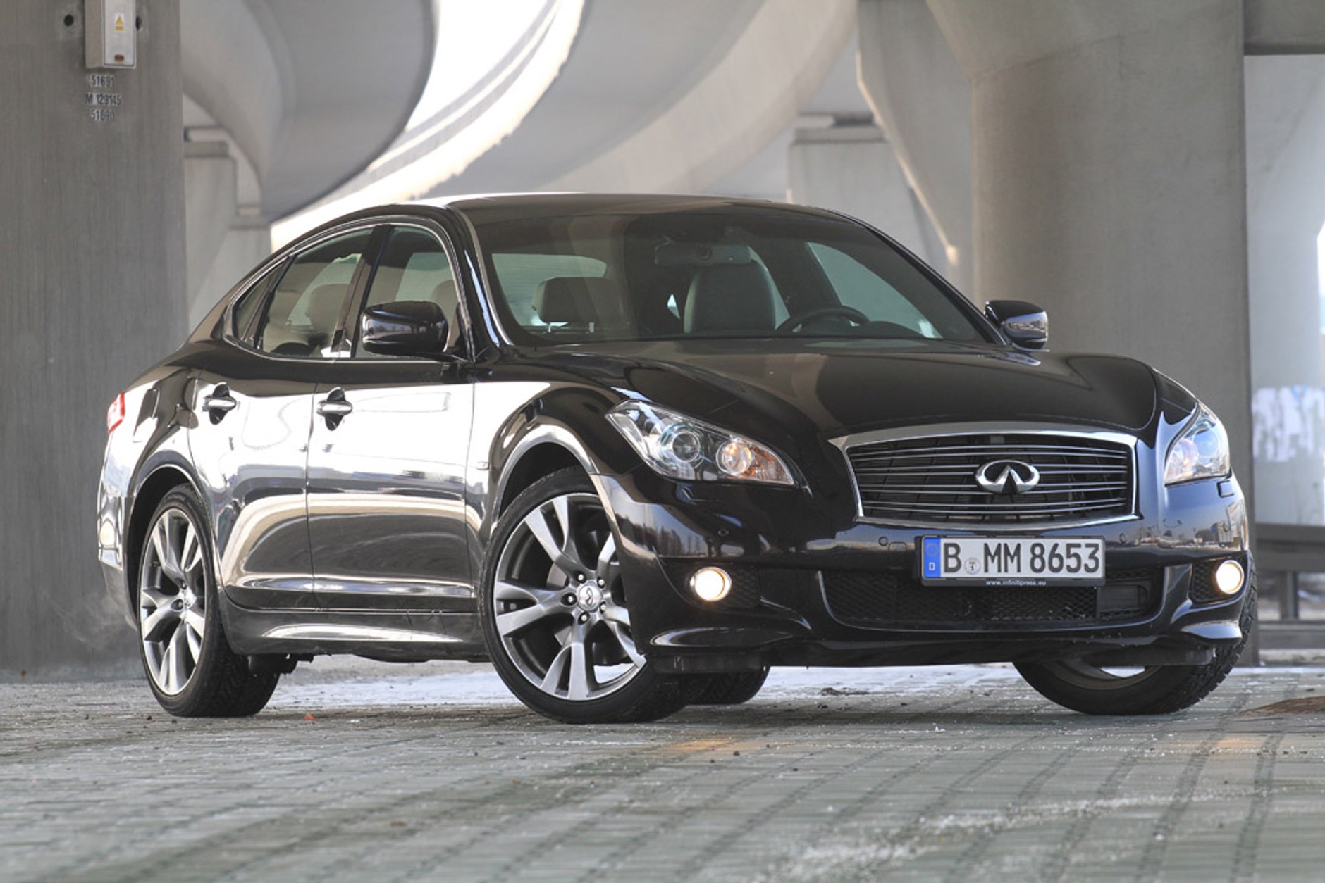 Infiniti M37: otoczyło nas  luksusem